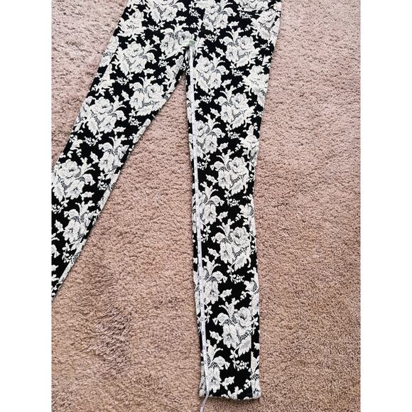 NWT 7 For All Mankind High Rise Skinny Jeans White Rose Jacquard 24 Feminine - Picture 7 of 9